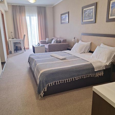 Garni Hotel Ema Kragujevac Buitenkant foto