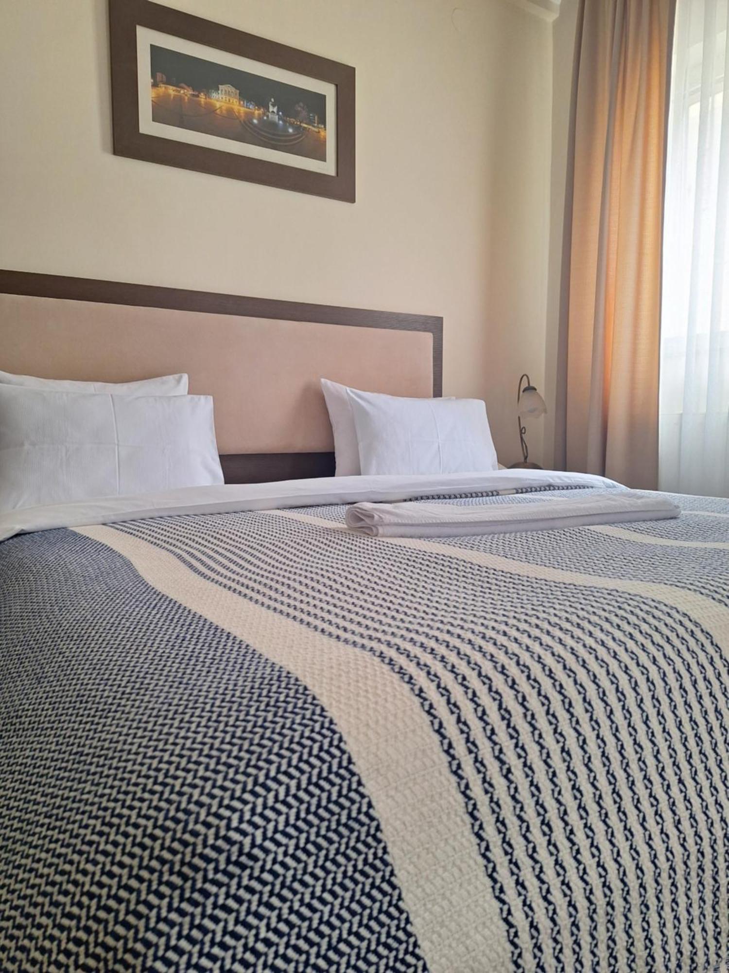 Garni Hotel Ema Kragujevac Buitenkant foto