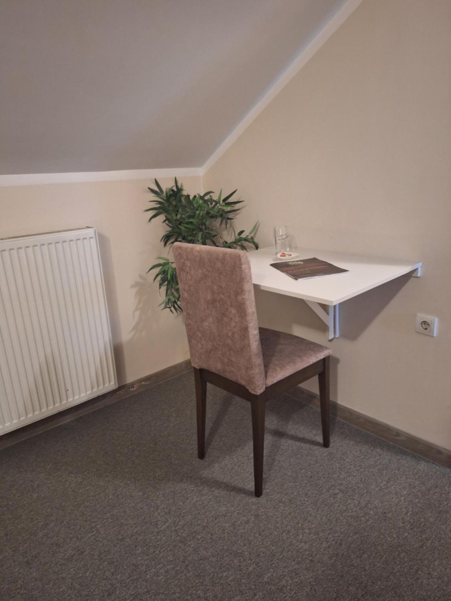 Garni Hotel Ema Kragujevac Buitenkant foto