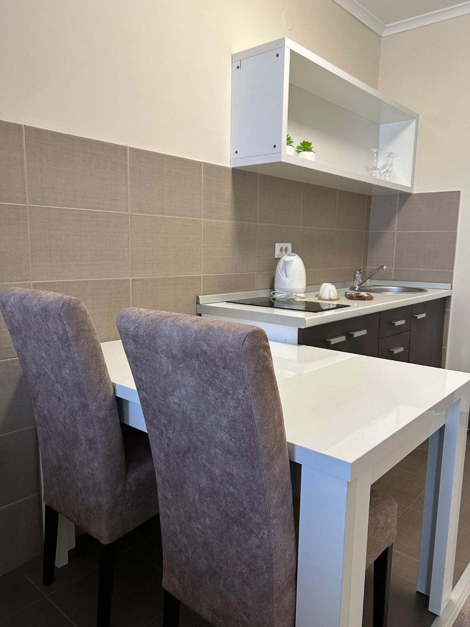 Garni Hotel Ema Kragujevac Buitenkant foto