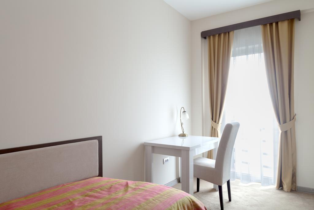 Garni Hotel Ema Kragujevac Kamer foto